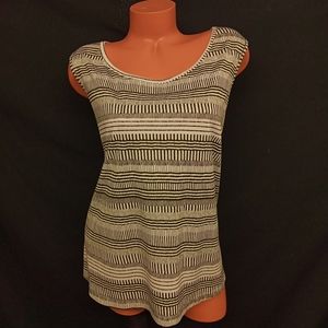 2X Sag harbor Woman African print sleeveless round neck casual to dressy top